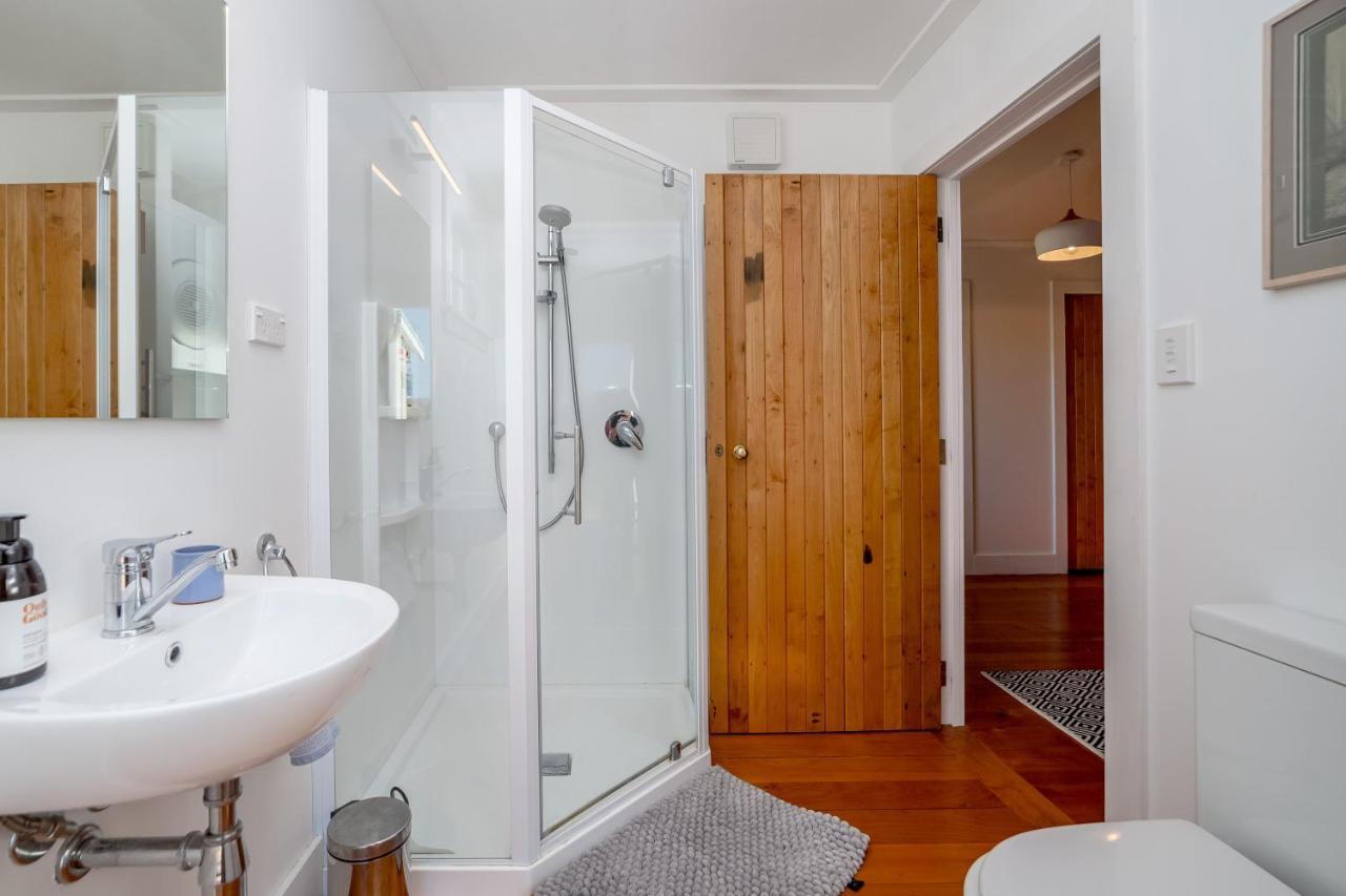 The Wine Shed Villa Martinborough Exterior photo